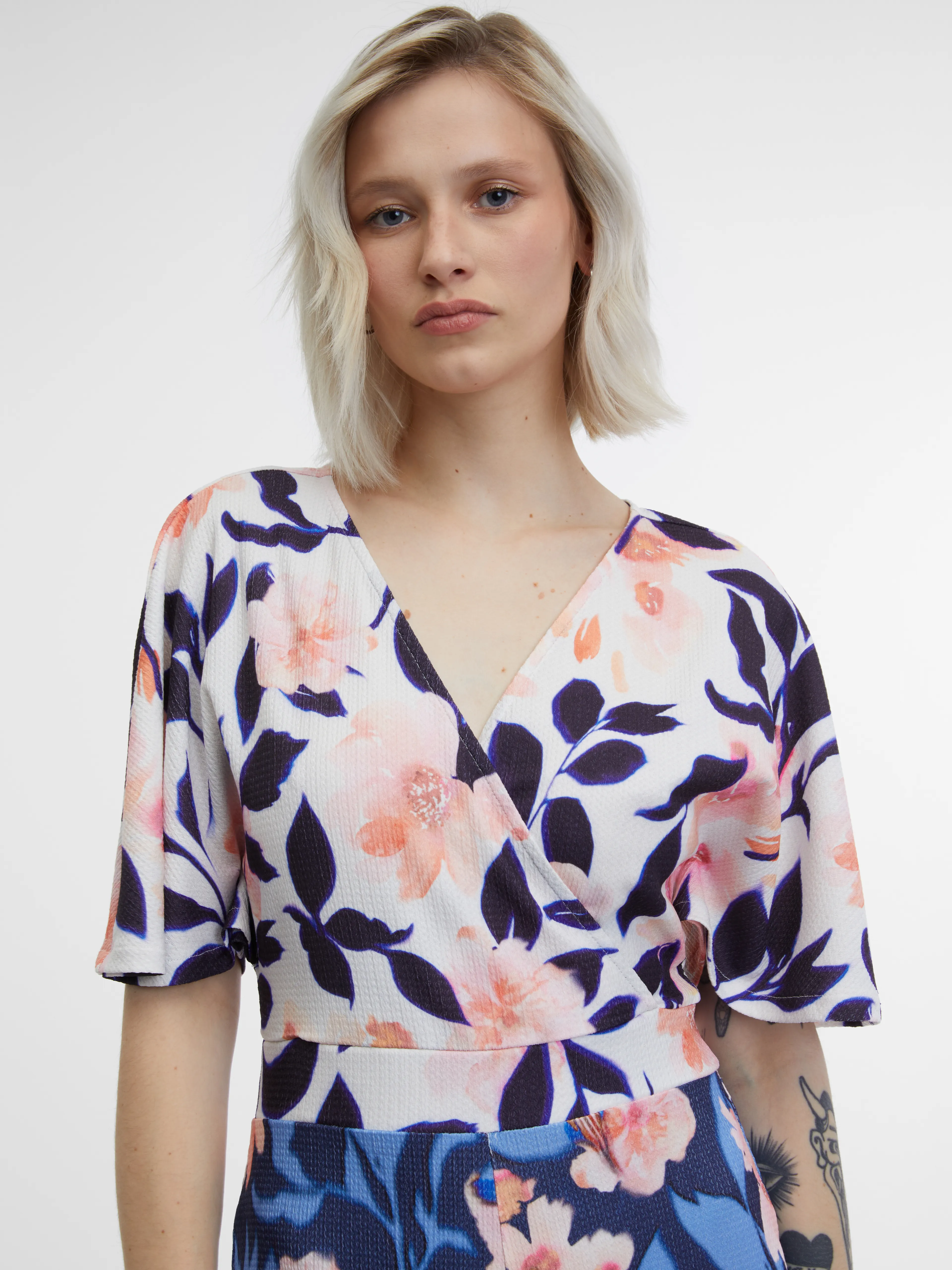 Dunkelblauer Damen-Blumen-Overall ORSAY
