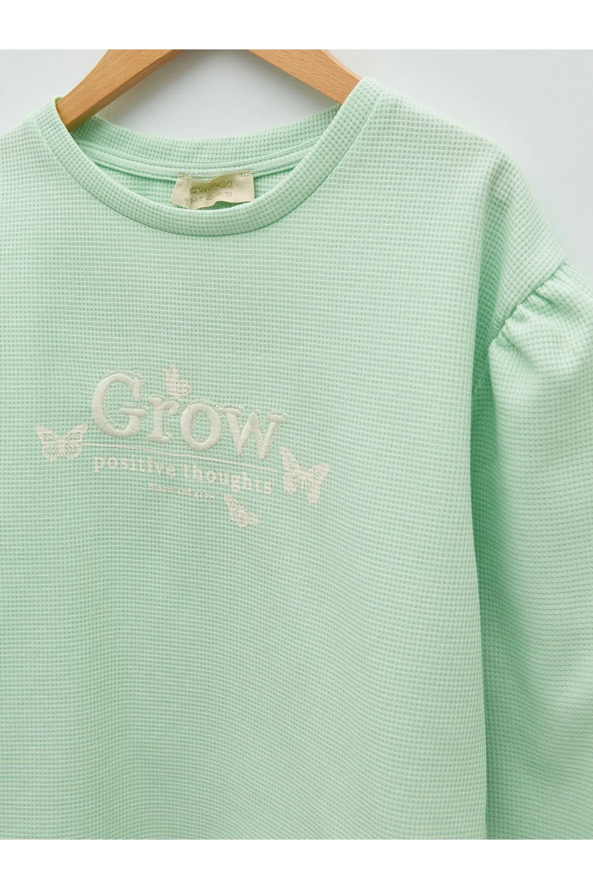 LC Waikiki  Langarm-Sweatshirt mit Rundhalsausschnitt und Stickerei für Mädchen