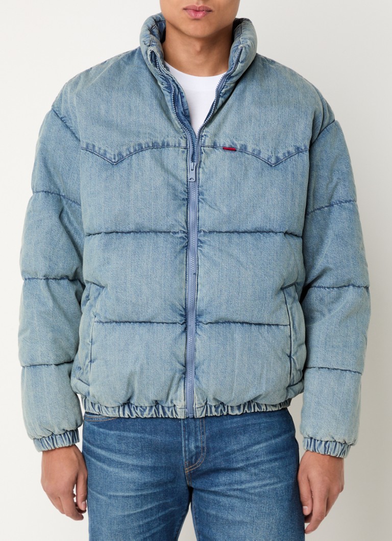 Levi's puhasta jakna iz džinsa s puhovim polnilom in žepi z zadrgo