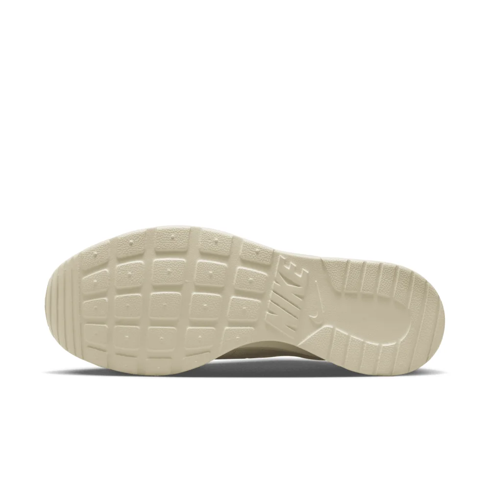 Nike Tanjun Refine WMNS DR4495-100 / braun