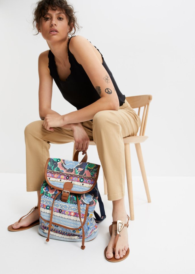 Rucksack mit Stickerei und Pailletten