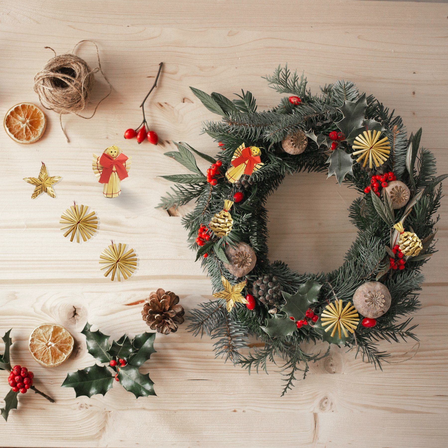 TAN.TOMI Christbaumschmuck Strohsterne Christbaumschmuck,56-teiliges Strohsterne Weihnachtsbaumschmuck aus Stroh, Natürlicher Christbaum-Behang, bis zu 6,5 cm große Sterne Herzen Engel, Natürlicher Umweltschutz, handgefertigt