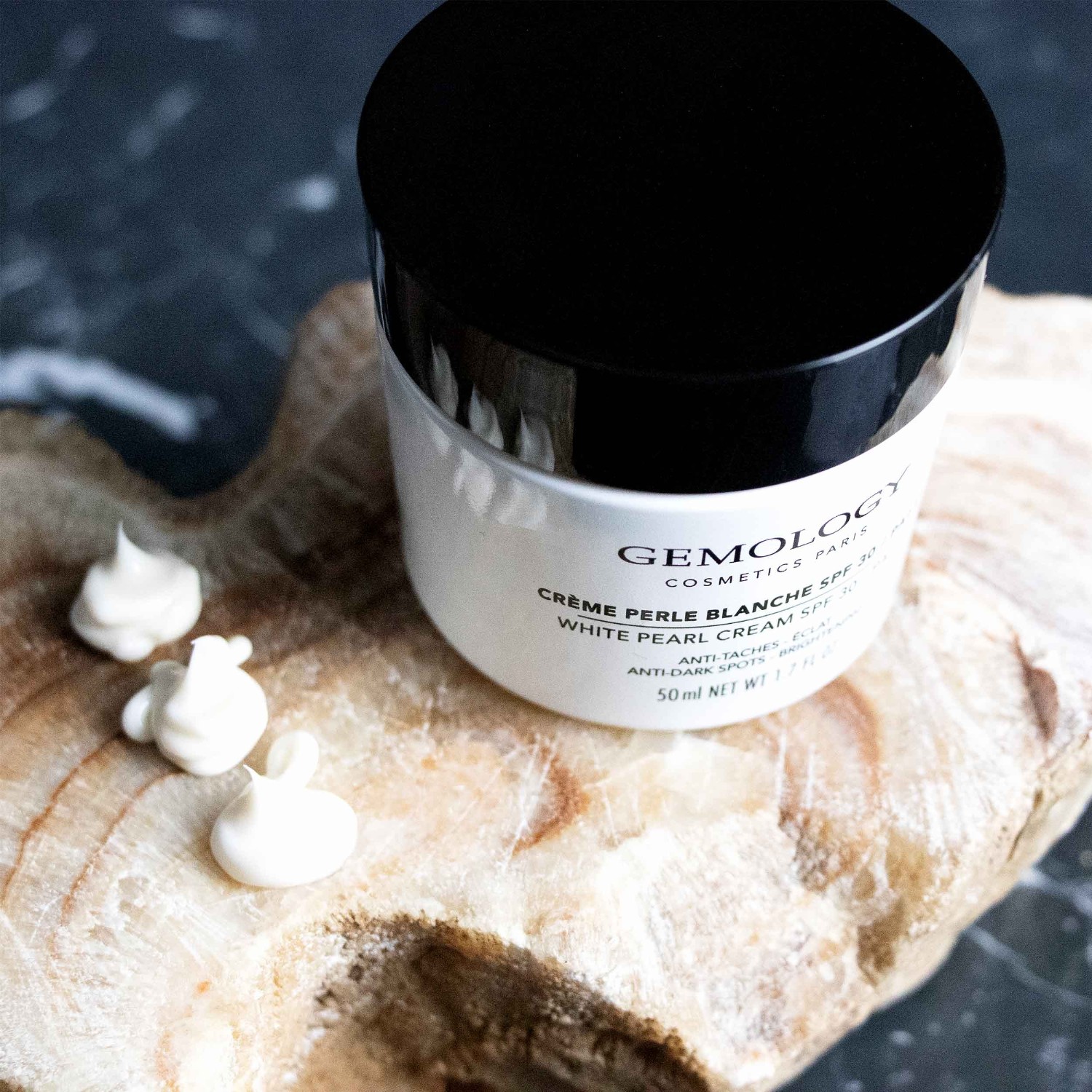 Gemology White Pearl Cream SPF 30 PA +++ - pret tumšiem plankumiem[[,]] Mirdzums