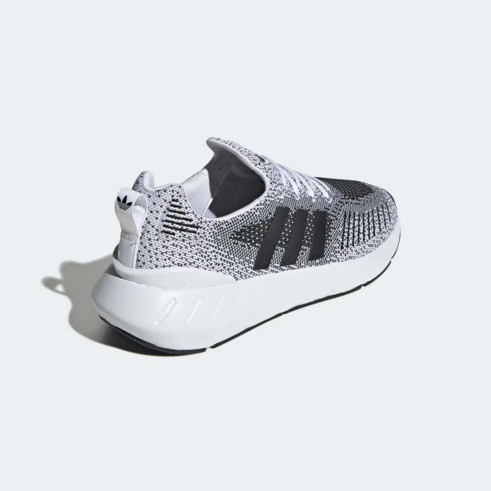 adidas Swift Run 22 GZ3507 / weiss