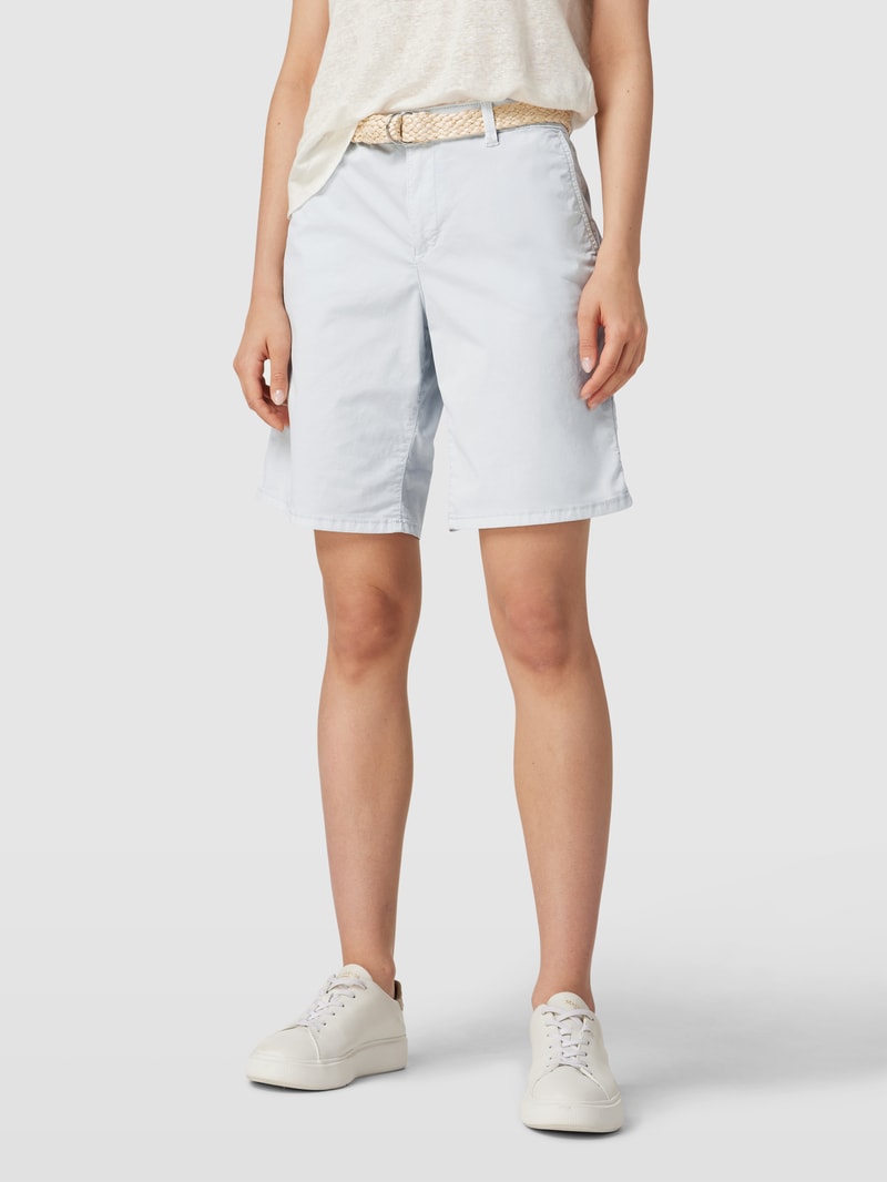 Shorts mit Gürtel in hellblau