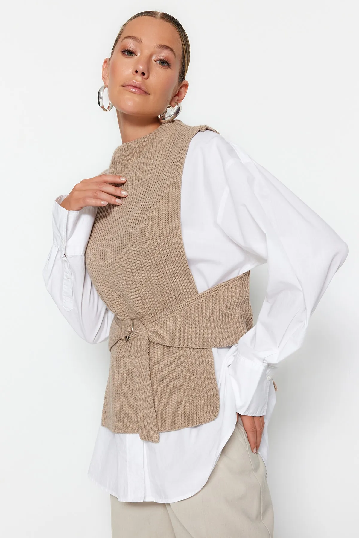 Trendyol Collection  Strickweste - Braun - Regular Fit