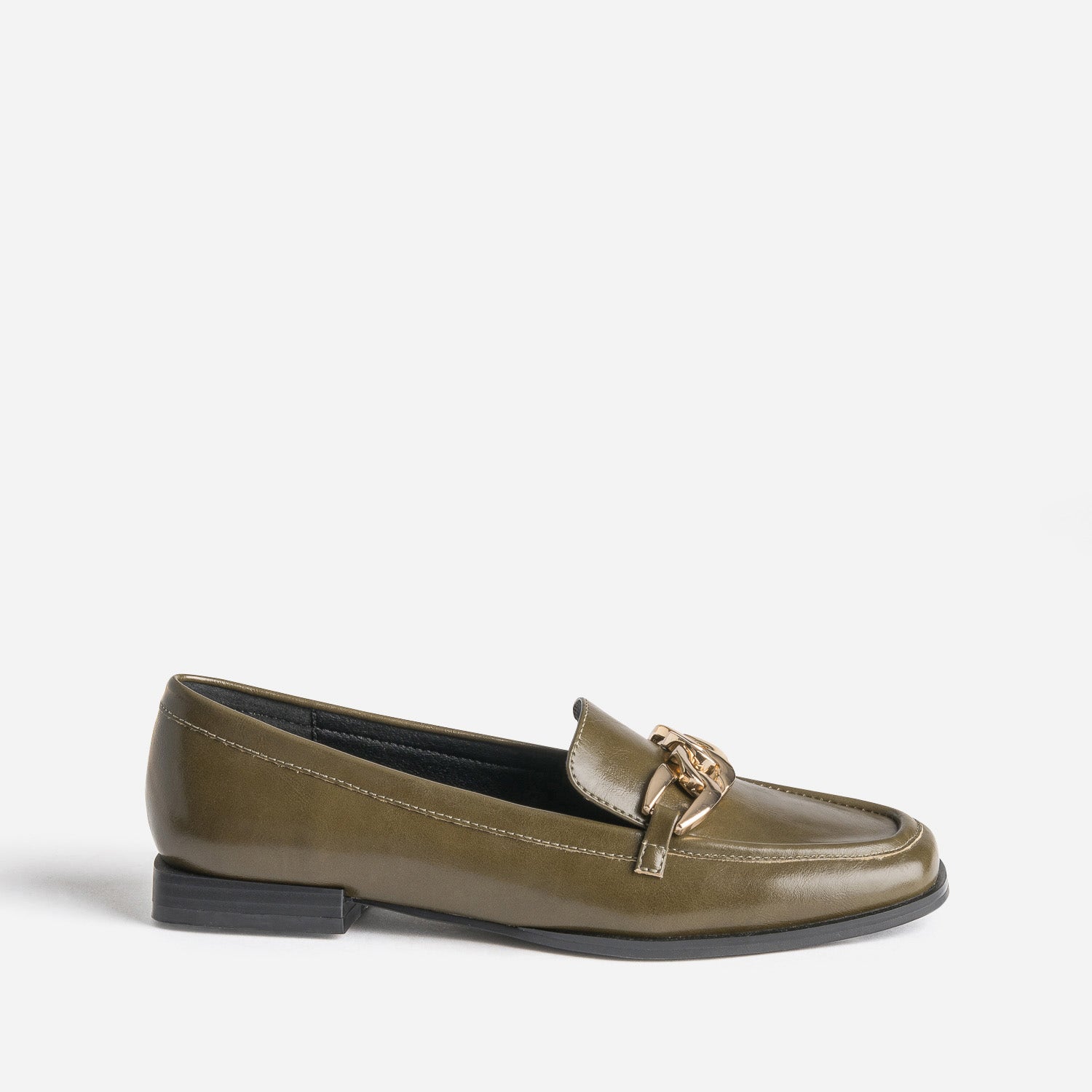 Mocassin kaki avec chaîne dorée