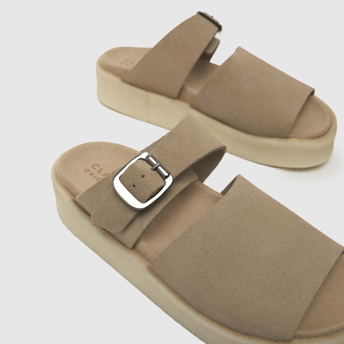 Clarks Originals – Beige sandaler i crêpe