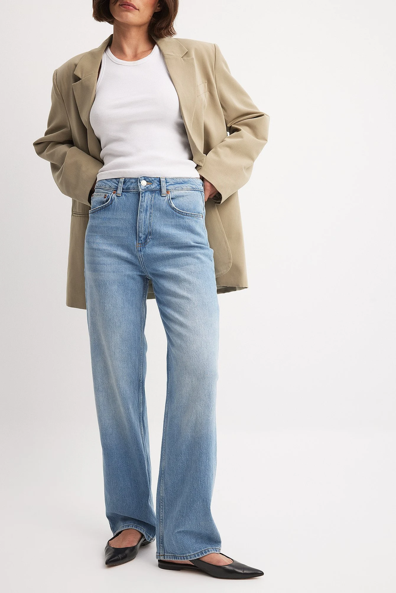 Gerade geschnittene Jeans mit hoher Taille