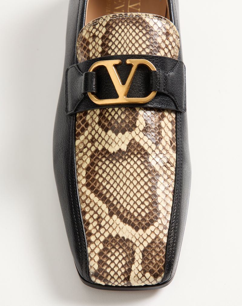 Mocassim VLogo Signature em couro Kid e Python