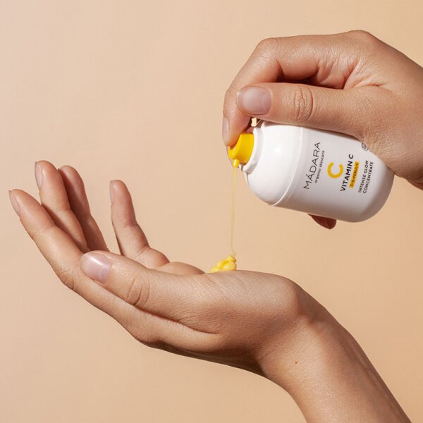 MÁDARA Vitamin C Intense Glow Konzentrat Gesichtsserum