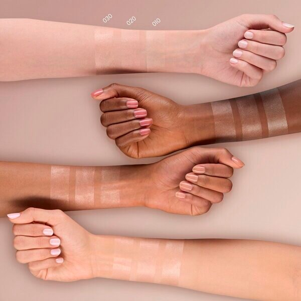 Catrice All Over Glow Tint 020 Keep Blushing alapozó 15ml