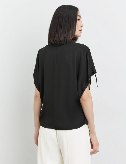 Bluse mit gerafftem Kurzarm