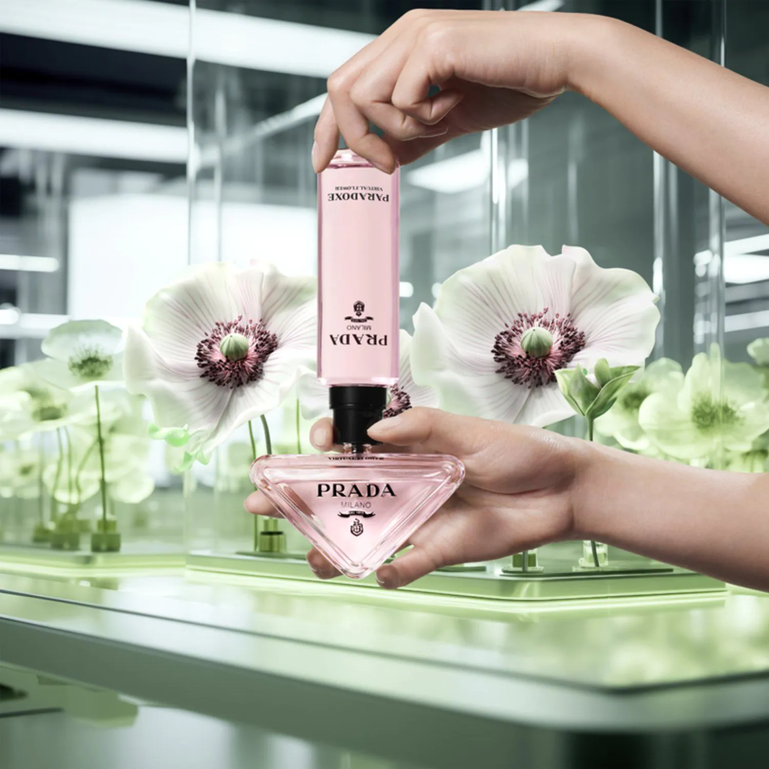 Prada Paradoxe Virtual Flower Eau de Parfum moterims papildymas