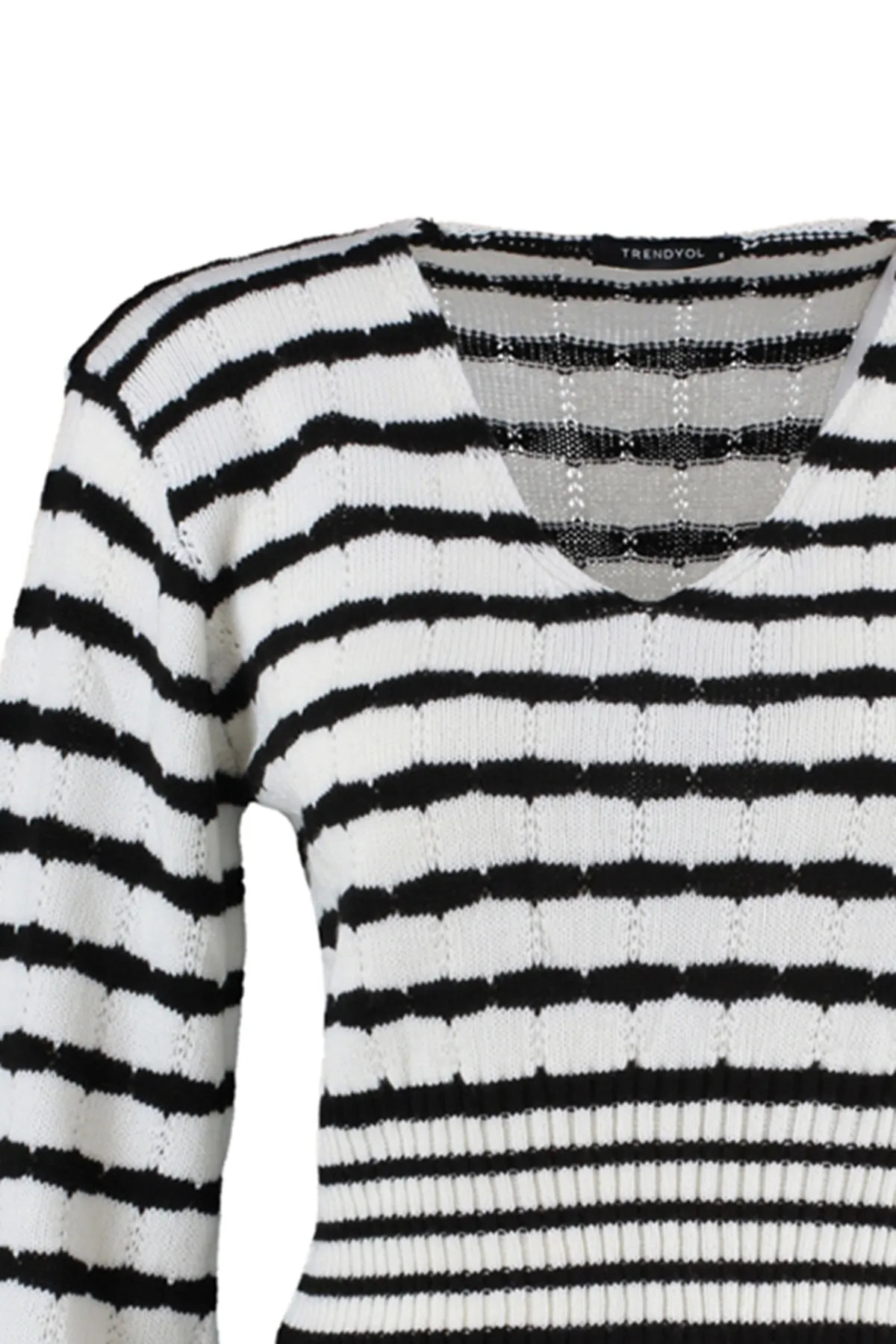 Trendyol Collection  Schwarzer kurzer Strickpullover mit Streifen TWOAW23KZ00634