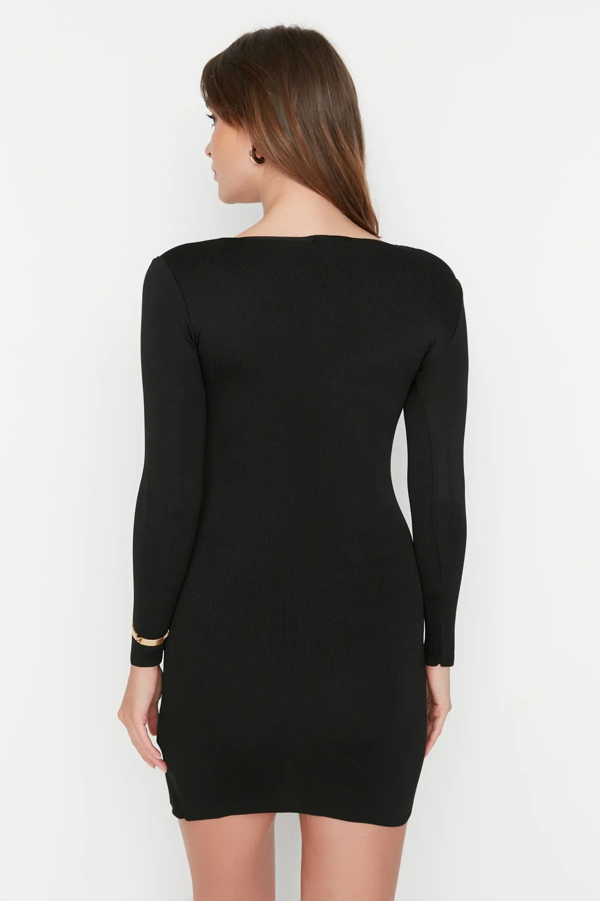 Trendyol Collection  Schwarzes, geschlitztes, detailliertes Strickkleid TWOAW23EL00021