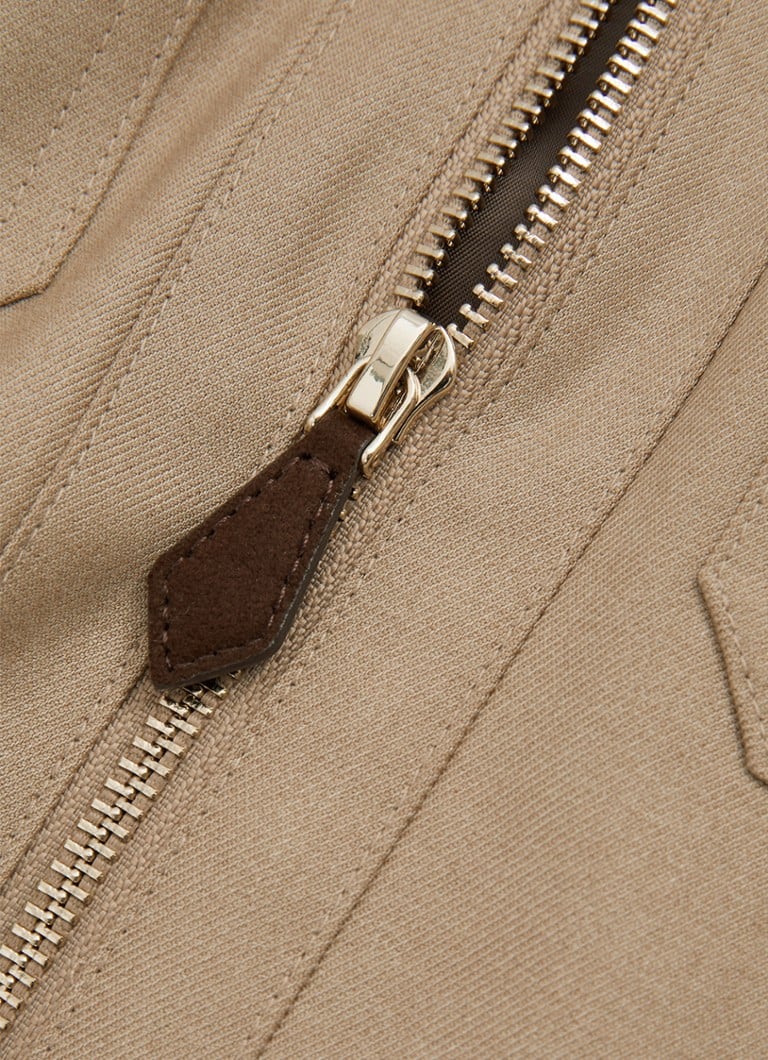Reiss Pound standarta piegriezuma virskrekls ar krūšu kabatām