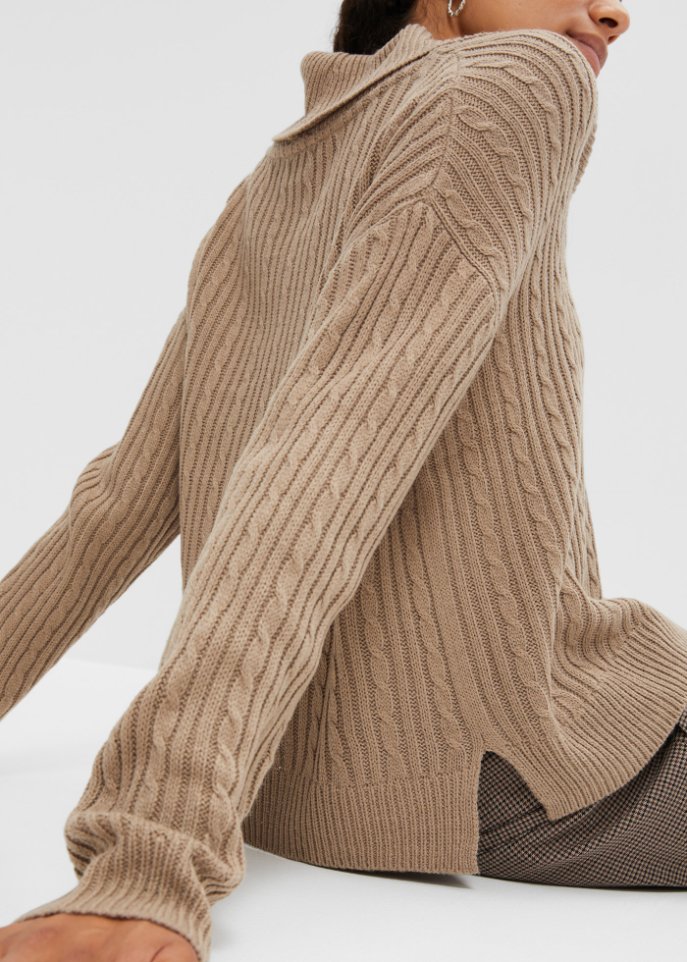 Pullover mit V-Ausschnitt und Seitenschlitzen