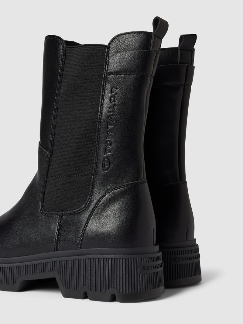 Chelsea Boots in Leder-Optik in schwarz