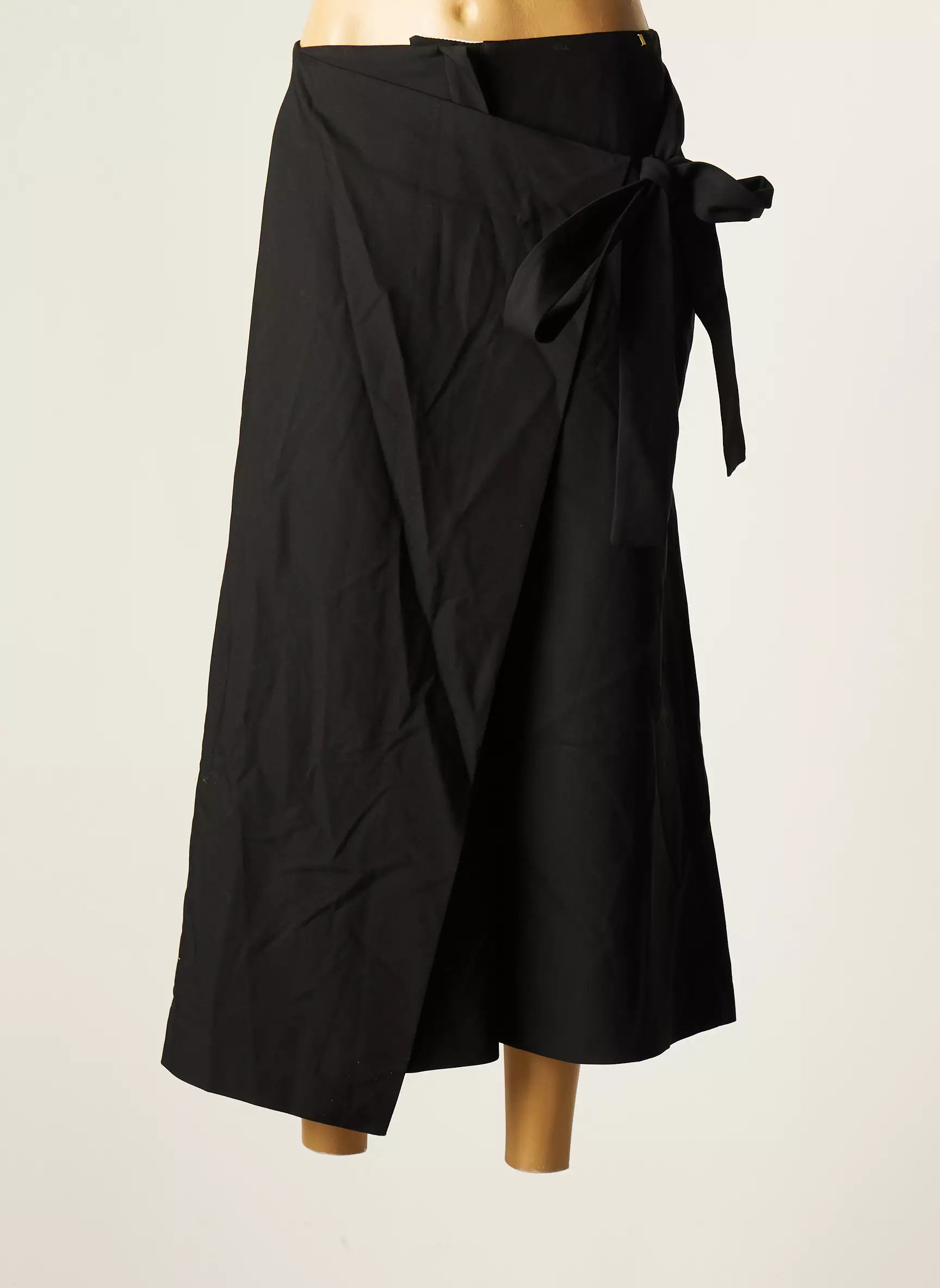 Deux By Eline De Munck Pantacourts Femme couleur noir