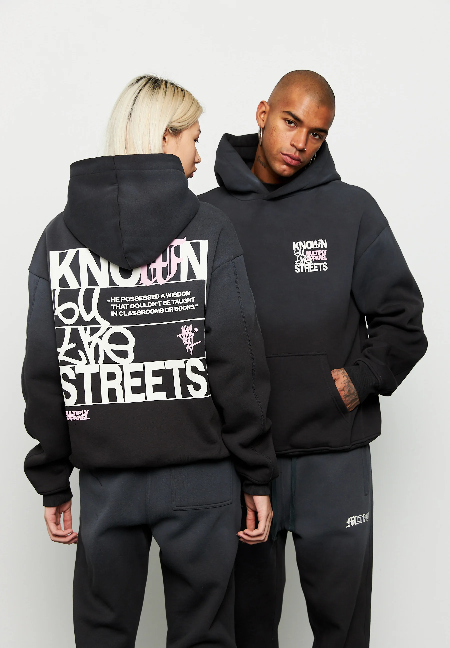 Sudadera Multiply Apparel OVERTamaño KNOWN