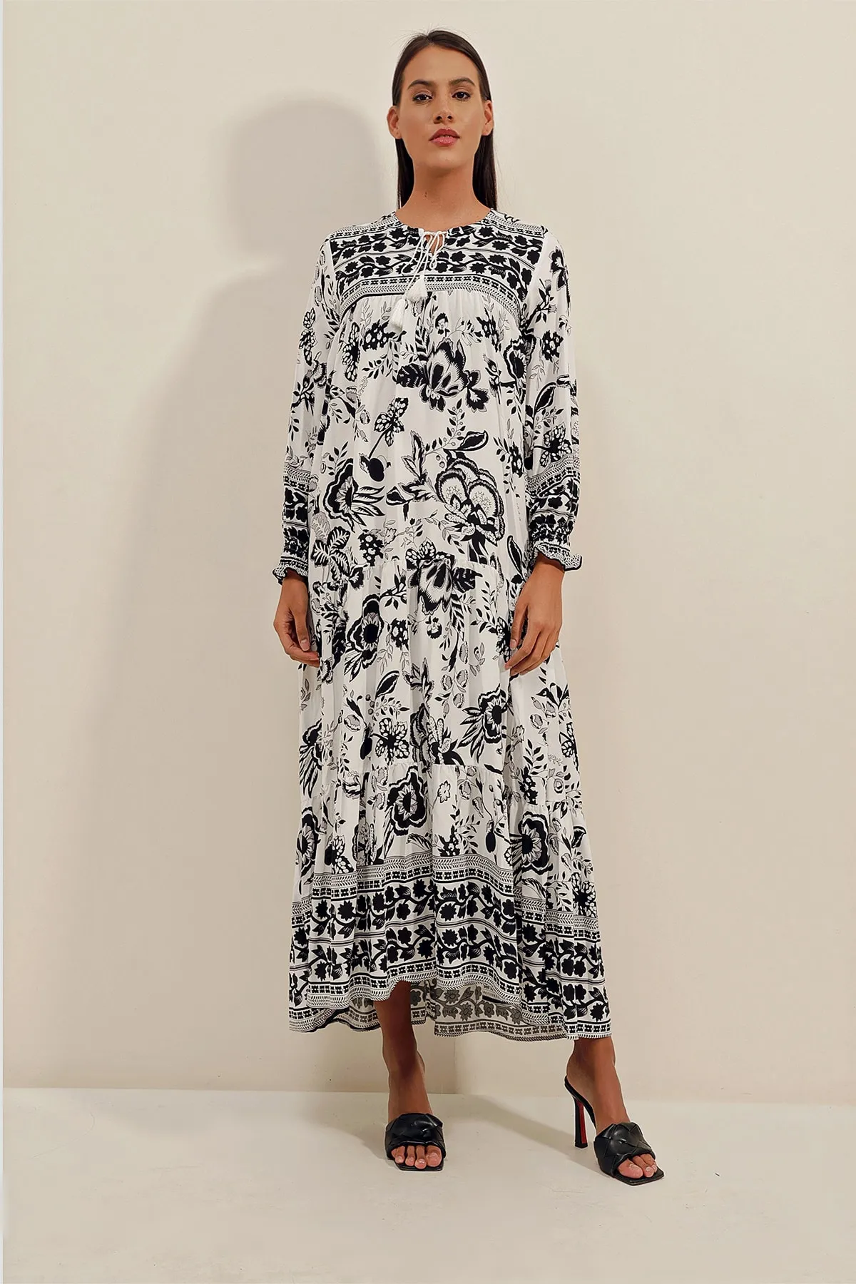 Bigdart  1947 Gemustertes langes Kleid – G. Schwarz