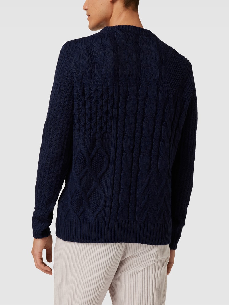 Strickpullover mit Label-Patch in marineblau