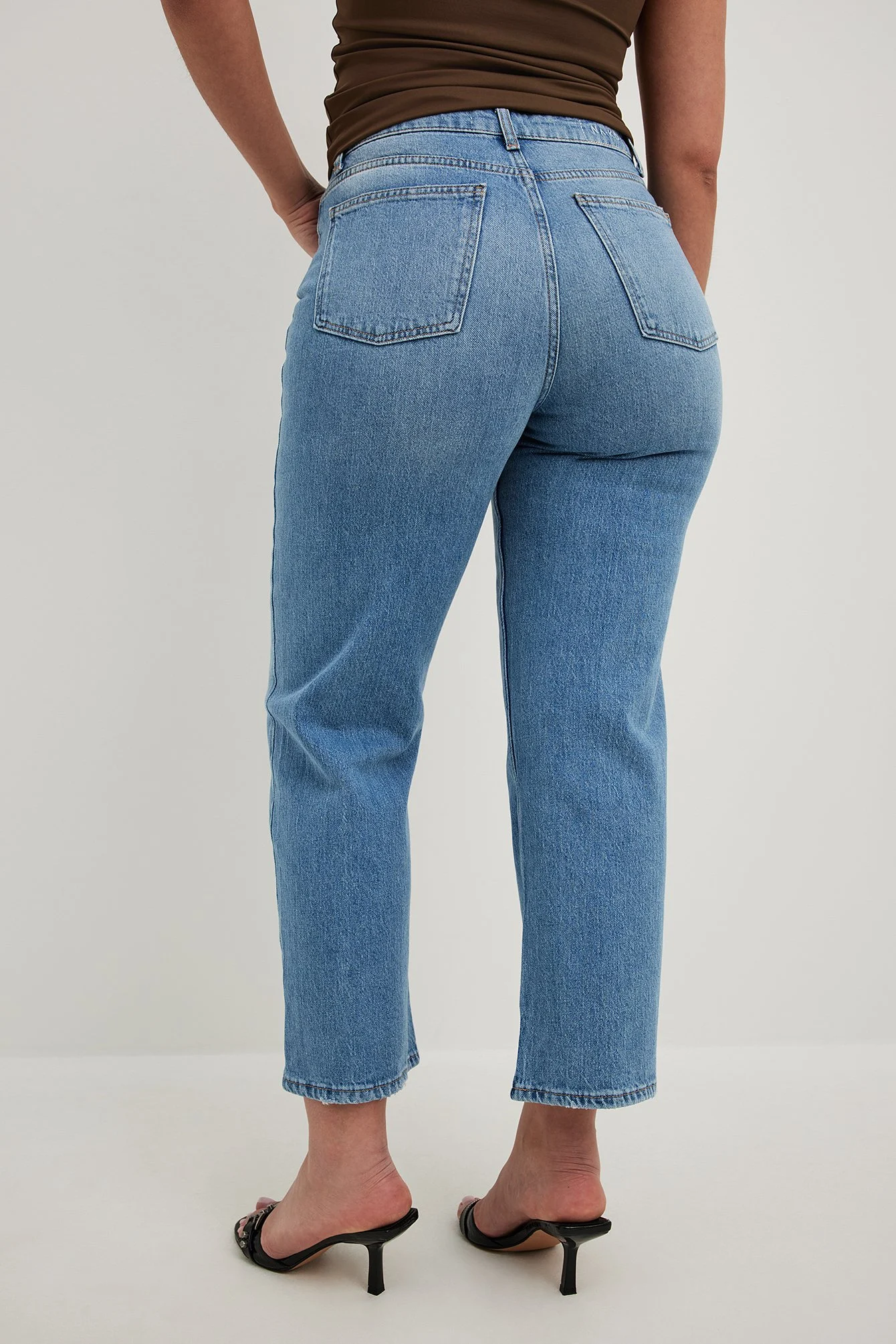 Hochgeschnittene Cropped-Jeans