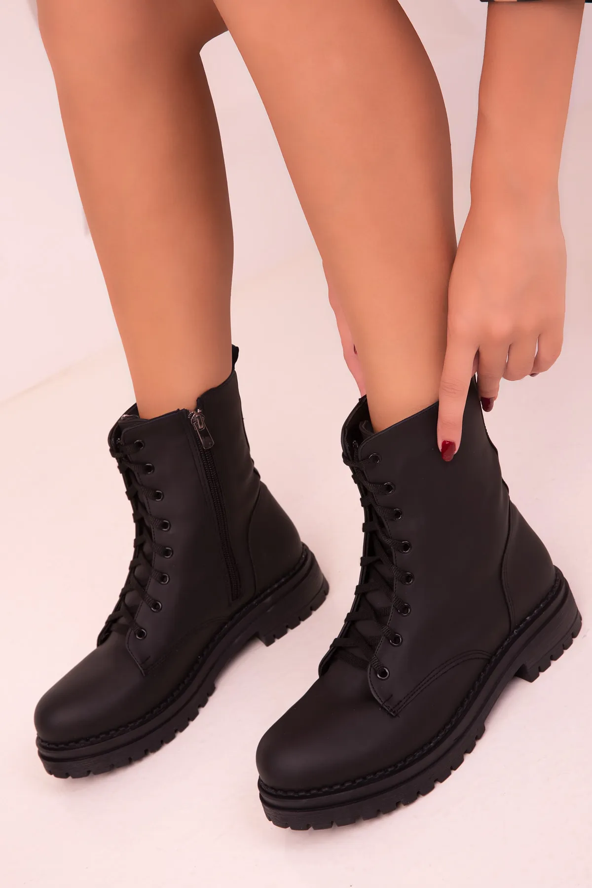SOHO  Mattschwarze Stiefel und Booties für Damen 13786