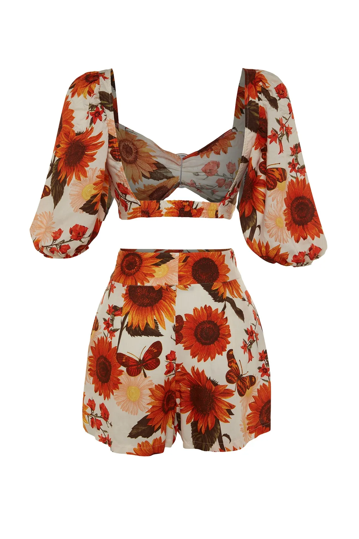 Trendyol Collection  Gewebtes Accessoire-Set mit Bluse und Shorts mit Blumendruck TBESS23AU00018