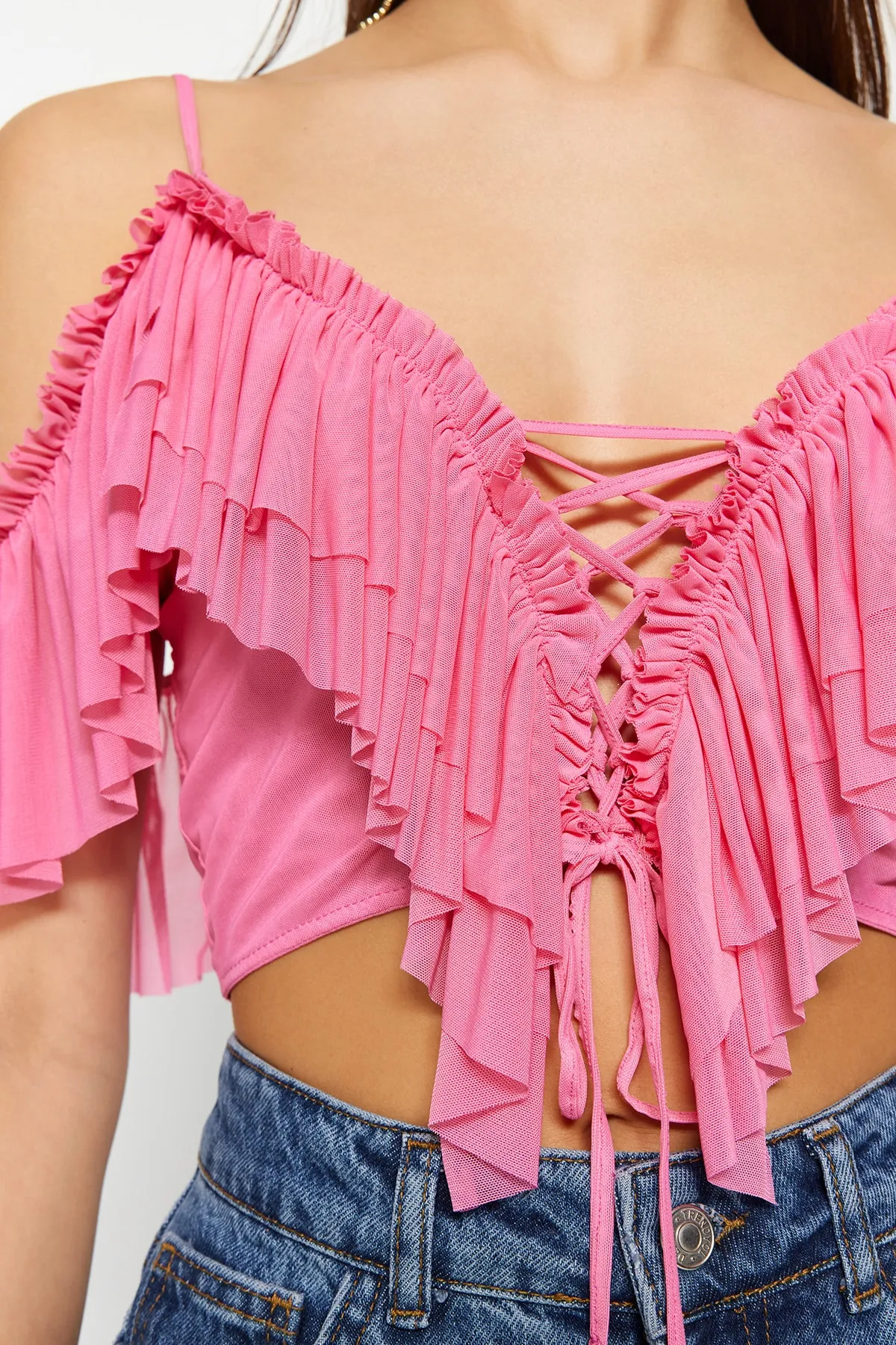 Trendyol Collection  Rosa Crop-Strick-Rüschenbluse TPRSS23BZ00072