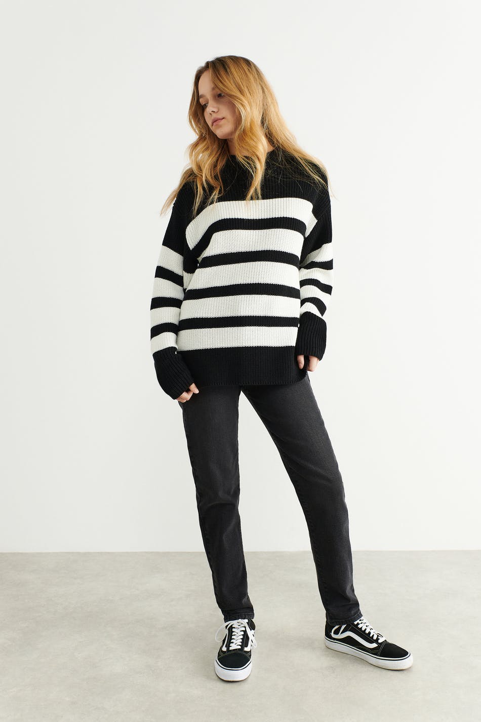 Y knitted casual sweater