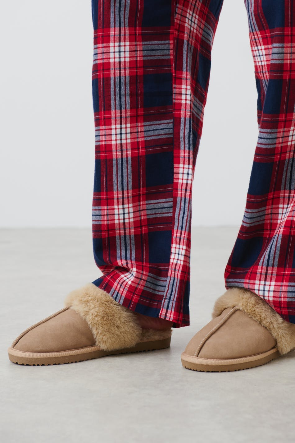 Faux fur slippers