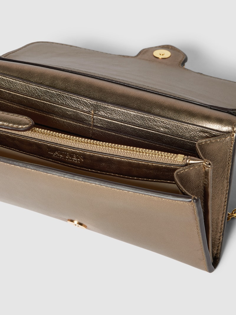 Clutch mit Label-Applikation Modell 'ADAIR' in gold