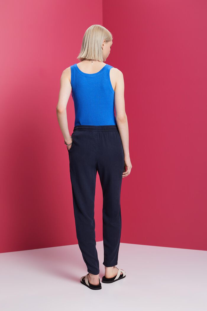 Pants mit elastischem Bund