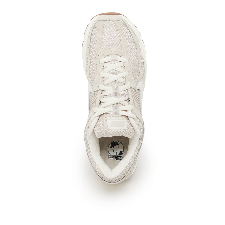 NIKE Zoom Vomero 5 