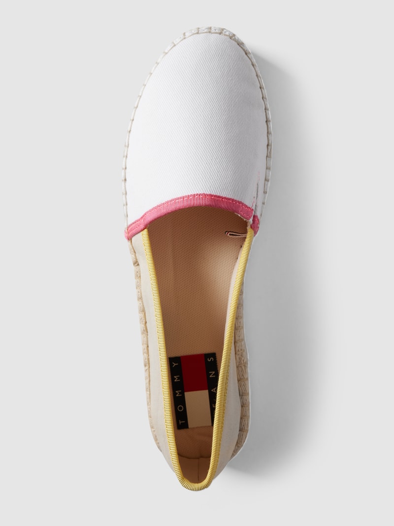 Slip-on-Sneaker mit Logo-Details in offwhite