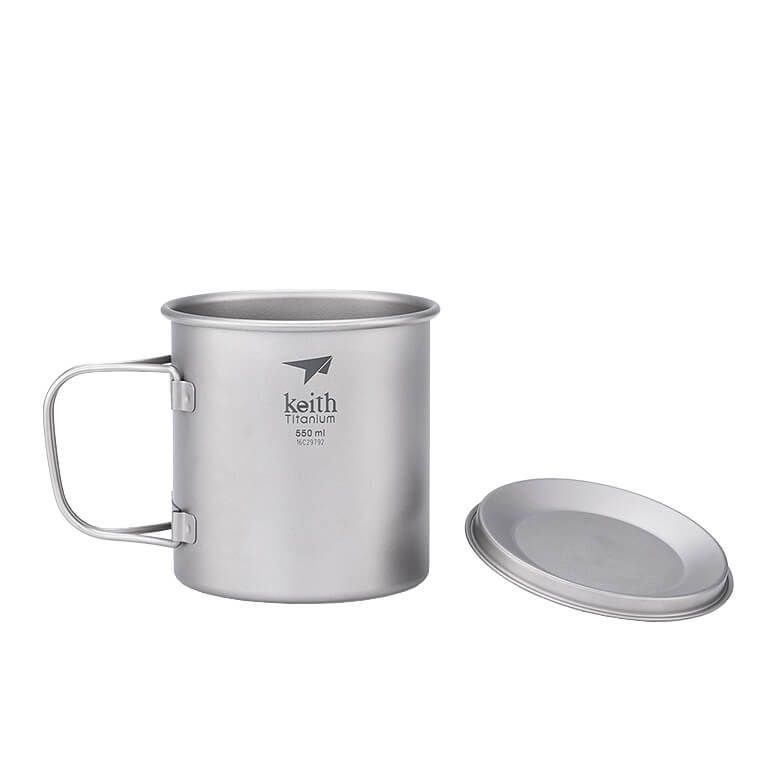 Titan Becher mit Klappgriff und Deckel