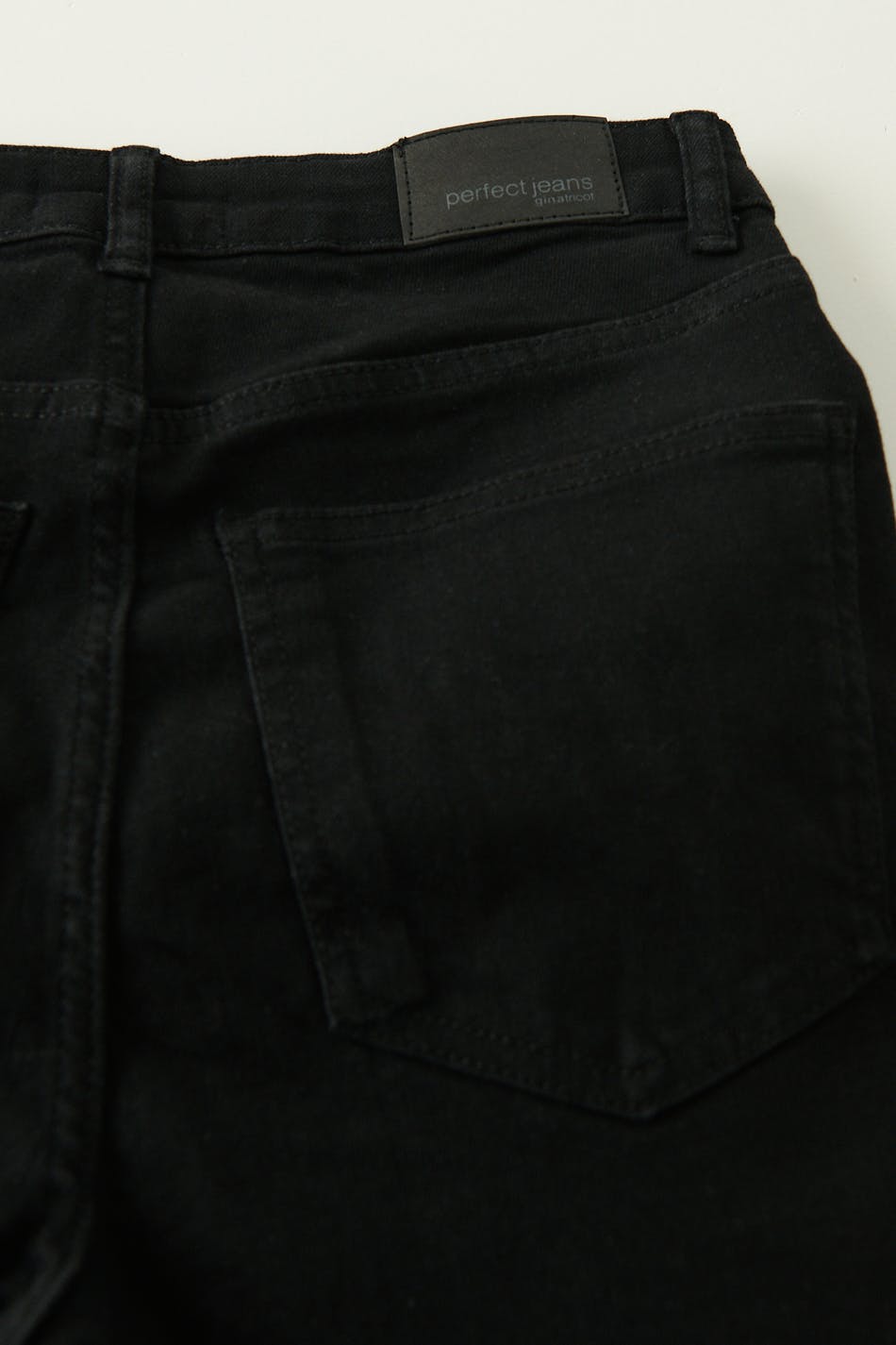Slim bootcut petite jeans