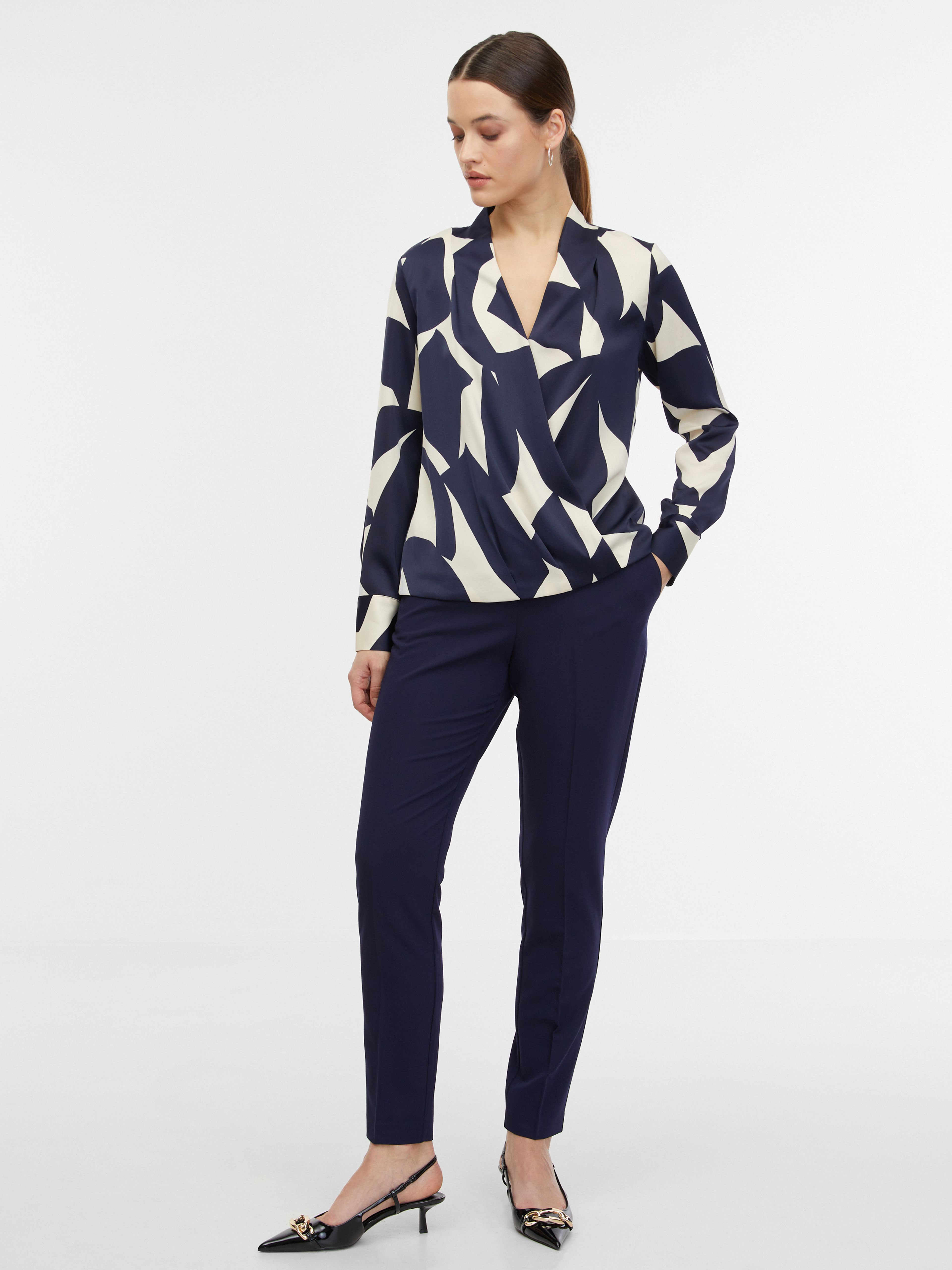 Cremefarbene und blaue gemusterte Damen-Satinbluse ORSAY