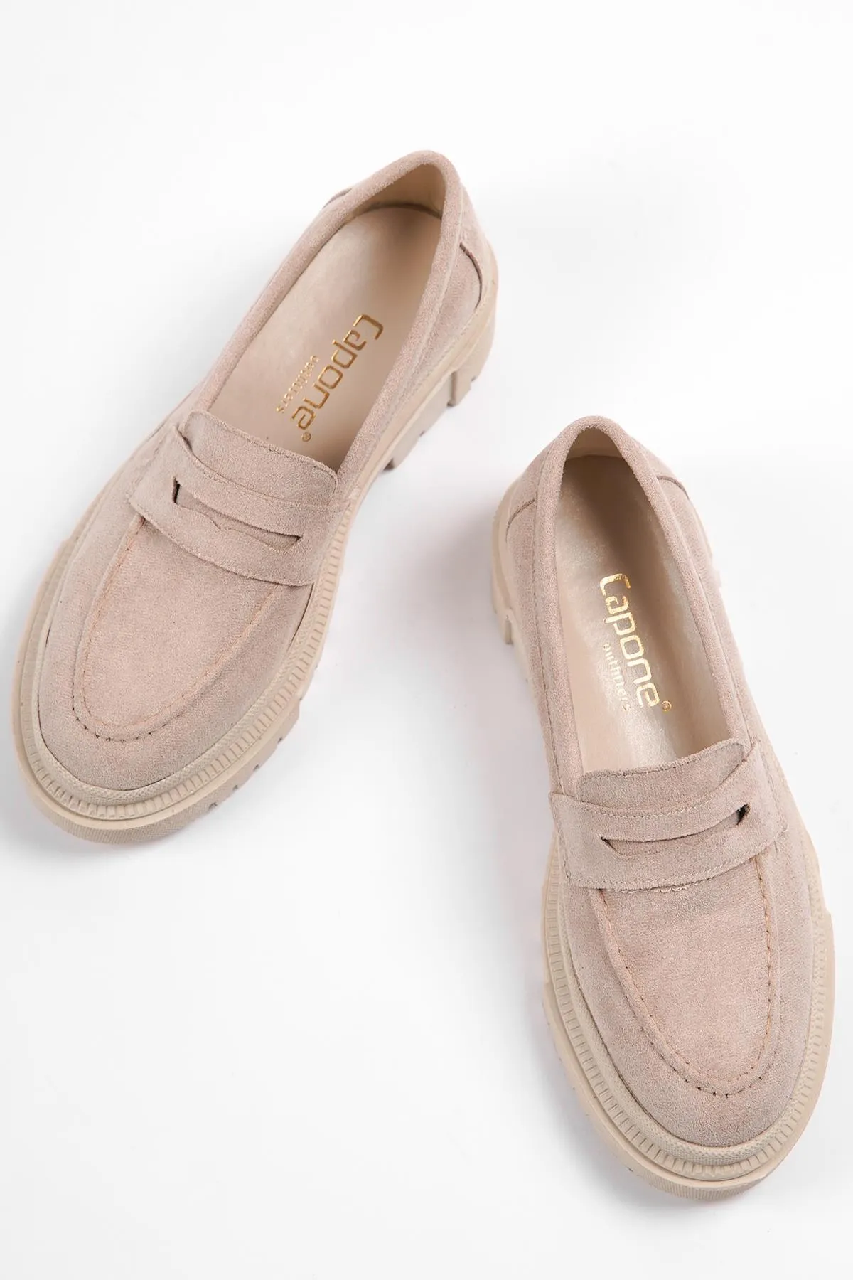 Capone Outfitters  Capone Oval Toe Trac Sole Wildleder Beige Damen-Loafer