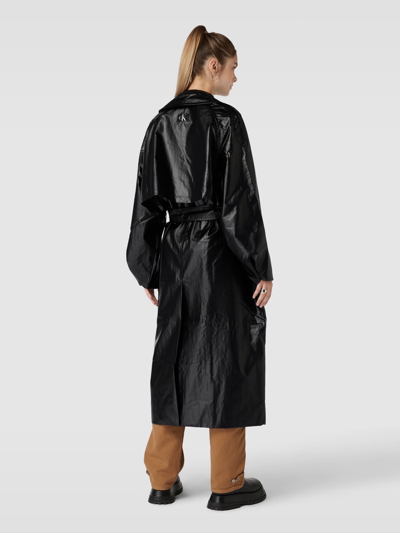 Trenchcoat mit Bindegürtel Modell 'GLOSSY' in black