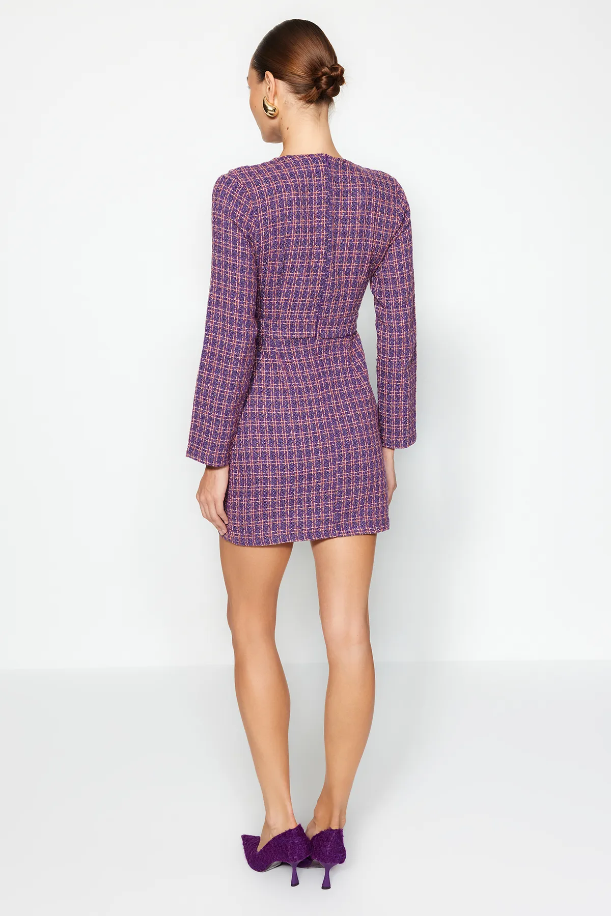 Trendyol Collection  Lilafarbenes zweireihiges Tweed-Webkleid TWOAW24EL00339