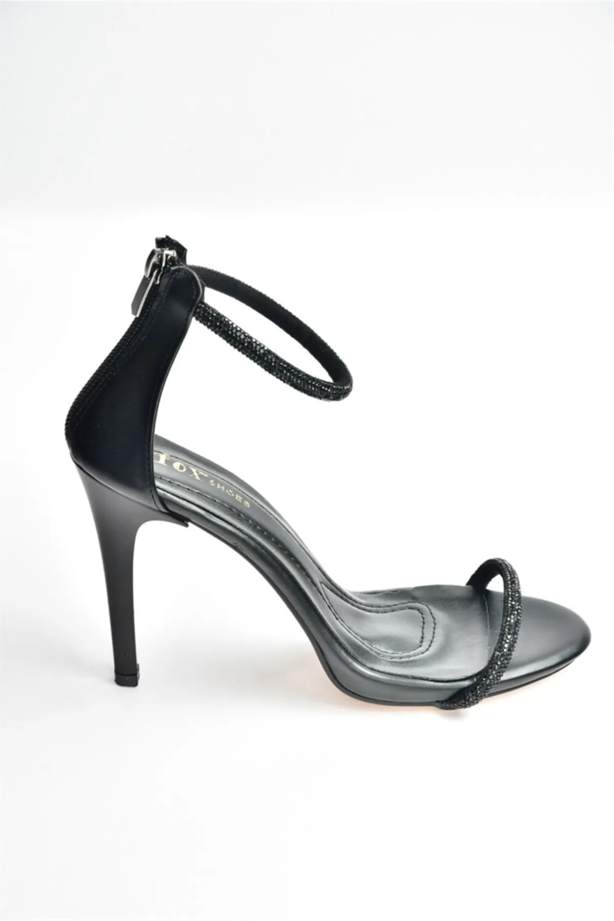Fox Shoes  Schwarz/schwarze Single-Band-Stein-Abendschuhe für Damen M251800009