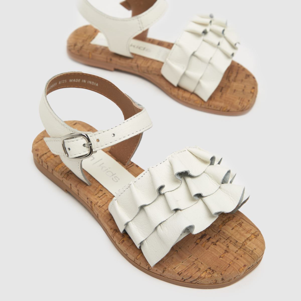 Schuh fehér karamellás fodros lányka kisgyermek szandál