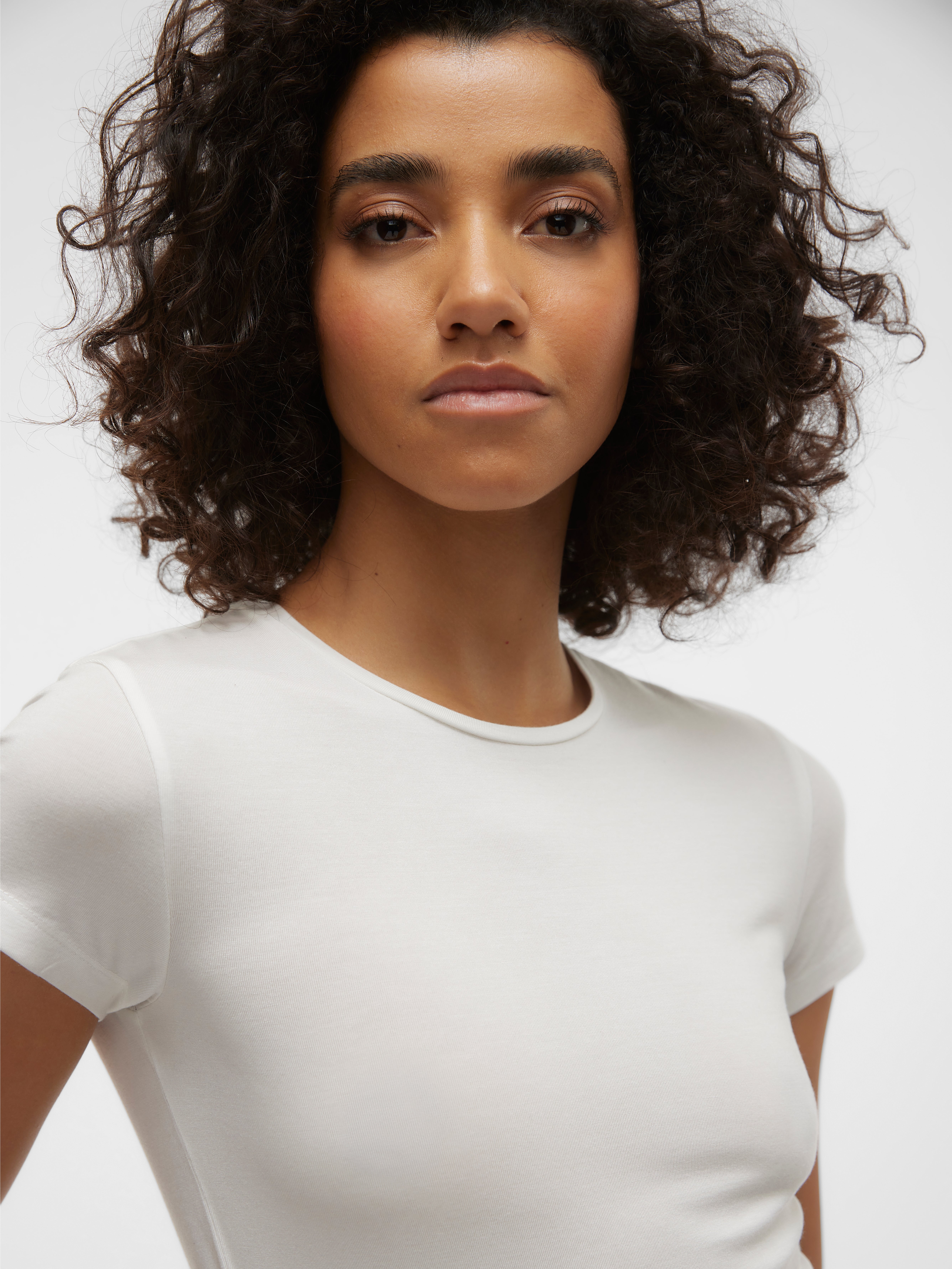 AWINES Top