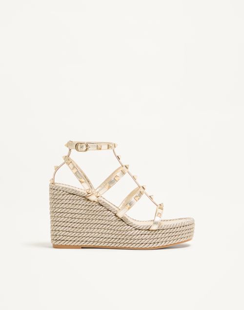 Sandália plataforma Rockstud em couro napa laminado 95mm
