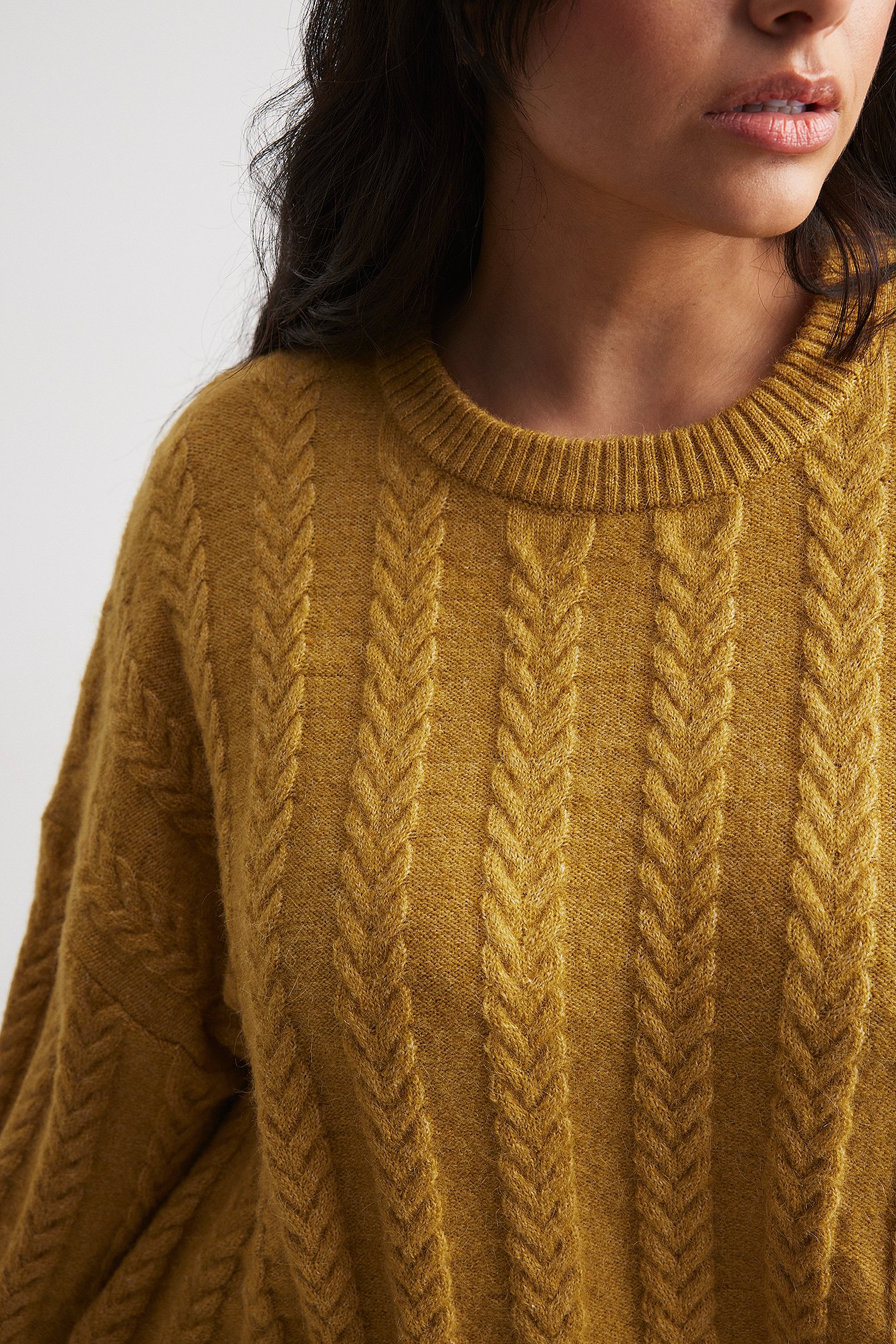 Oversize-Strickpullover mit Zopfmuster