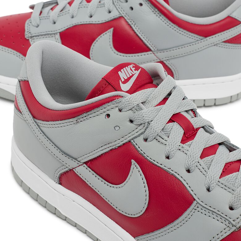 NIKE Wmns Dunk Low 