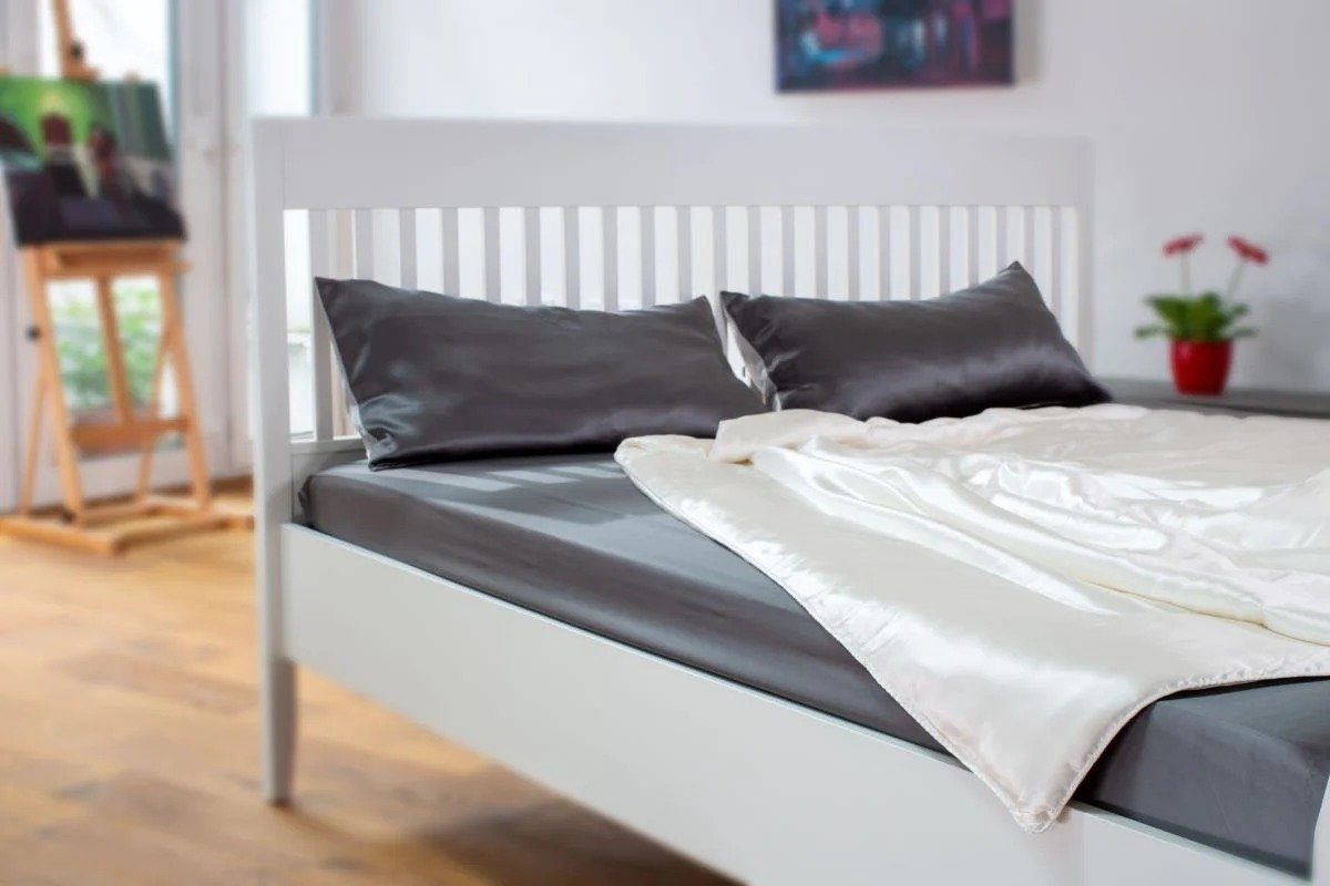 Naturfaserbettdecke, Seidendecke, Bettdecke aus 100% Maulbeerseide mit Seidenbezug, orignee, Füllung: 100% Seide, Bezug: 100% Seidensatin aus Maulbeerseide, Hypoallergen, schlaffördernd, Garantie für einen erholsamen Schlaf